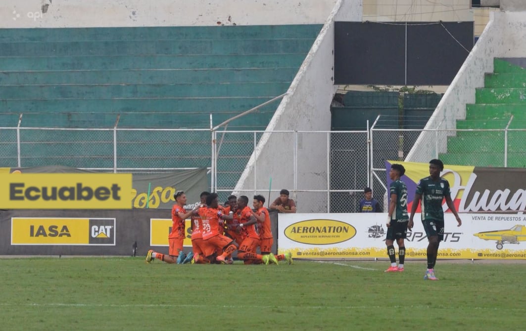 La brutal patada de Fernando Cagua que le costó la roja durante el partido entre Libertad FC y La Cantera de Pastaza por Copa Ecuador