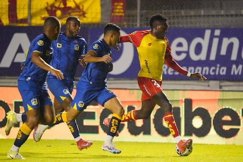 Aucas sufre para vencer al Delfín en cierre de la fecha 11 de Liga Ecuabet