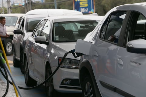 Estado aporta más en precio a combustibles: Si el diésel no tuviera subsidio costaría $ 5