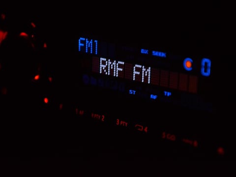 El 93 % de los hispanos en EE.UU. escuchan la radio, más que ninguna otra plataforma