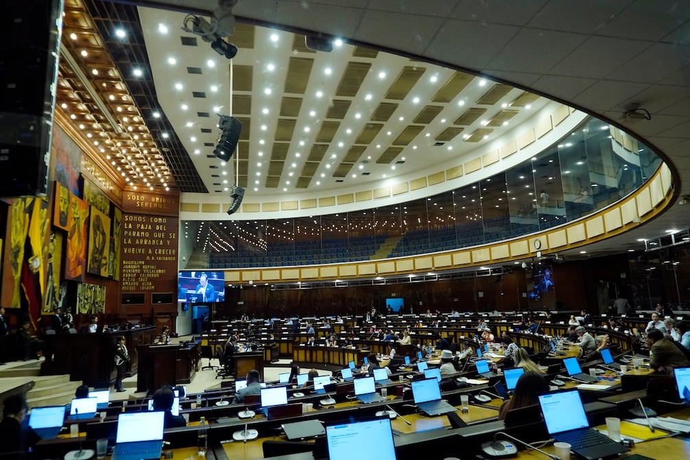 Niels Olsen convoca al Consejo de Administración Legislativa tras denuncia contra Nuria Butiñá por presuntos diezmos