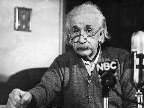 La famosa frase de Einstein sobre la bicicleta y la vida viene de una carta privada a su hijo en 1930 y la versión que todos repiten no es exactamente lo que él escribió