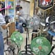 ‘El calor es intenso y realmente se necesitan estos aparatos’: ventas de ventiladores y aires acondicionados crecen en Guayaquil