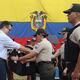 Presidente Noboa entregó 11.000 chalecos antibalas a la Policía, en Durán