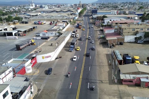 Vía de Manta que conecta con Montecristi está habilitada: así quedó la carretera gracias a una inversión de $ 310.000