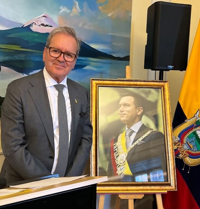 Daniel Noboa acepta la renuncia del embajador ecuatoriano en Suecia