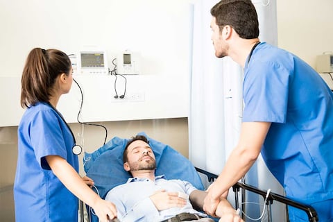 Una visita rápida a emergencias por presión arterial alta terminó en una factura de $41.297 dólares para un paciente en Estados Unidos