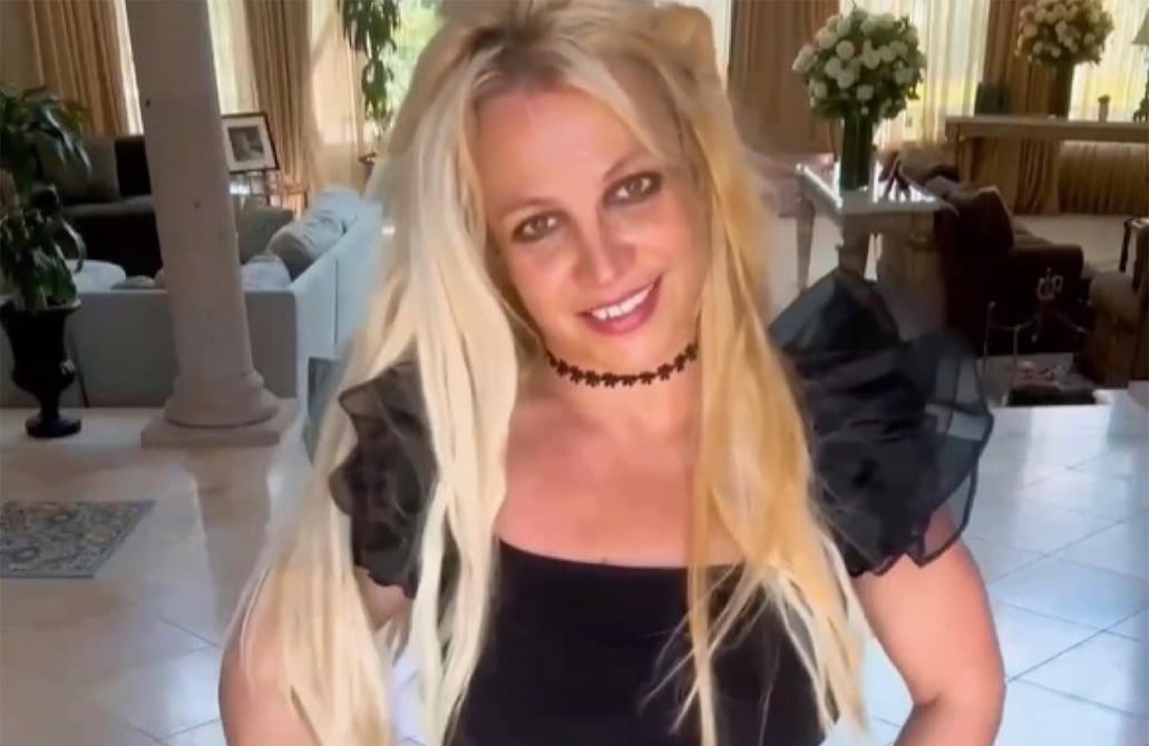 Britney Spears revela que se casó consigo misma en un video