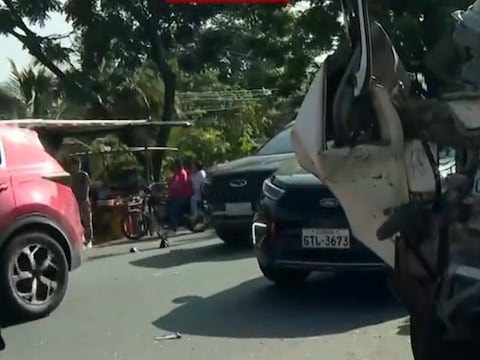 Choque múltiple en vía a la costa deja al menos seis heridos
