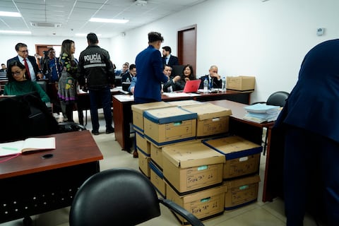 Juez acepta excusas de jueces Christian Fierro y Carlos Serrano y los separa del caso Triple A