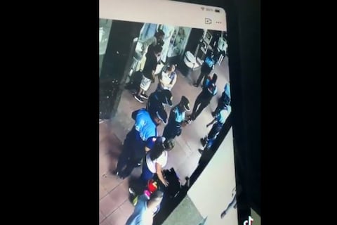 Segura EP separó a agentes municipales que decomisaron mercadería a una comerciante informal en Guayaquil