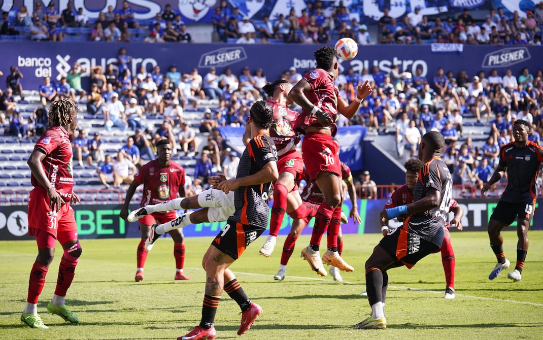 Éver Hugo Almeida, DT de Mushuc Runa, y la caída ante Emelec: ‘Por más que intentamos, no hemos podido salir del pozo’
