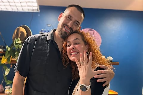 Alondra Santiago se casará con Túpac Galarza, Rafael Correa estuvo en la petición de mano