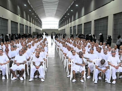 Proceso masivo en El Salvador