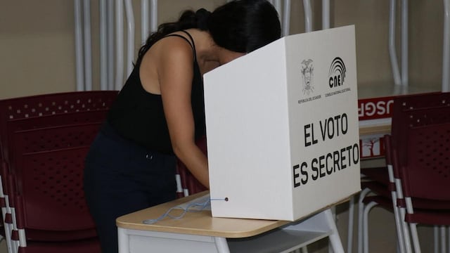 ‘La percepción de que el Gobierno no está haciendo las cosas bien terminó pesando’, señalan analistas en Manabí sobre el triunfo del no