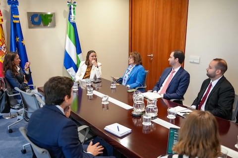 Agenda de María José Pinto en Madrid avanza con acuerdos de cooperación académica, reunión con la CAF y alianzas para el Museo Nacional