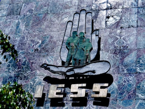 IESS anuncia optimización de personal sin despidos