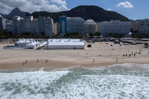 Alerta en Río de Janeiro: retiran artefacto explosivo en Copacabana a días del concierto gratuito de Shakira