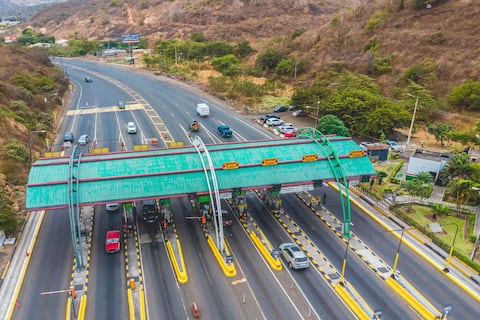 Retiran cabinas en el peaje Guayabal, en la vía Portoviejo–Montecristi: administración de vía pasó de Prefectura al Ministerio de Infraestructura y Transporte