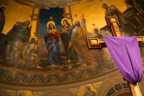 Por qué se cubren las imágenes dentro de las iglesias en Semana Santa