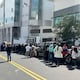 Un pequeño grupo de simpatizantes del régimen se instaló afuera de la Asamblea para apoyar a Mónica Palencia