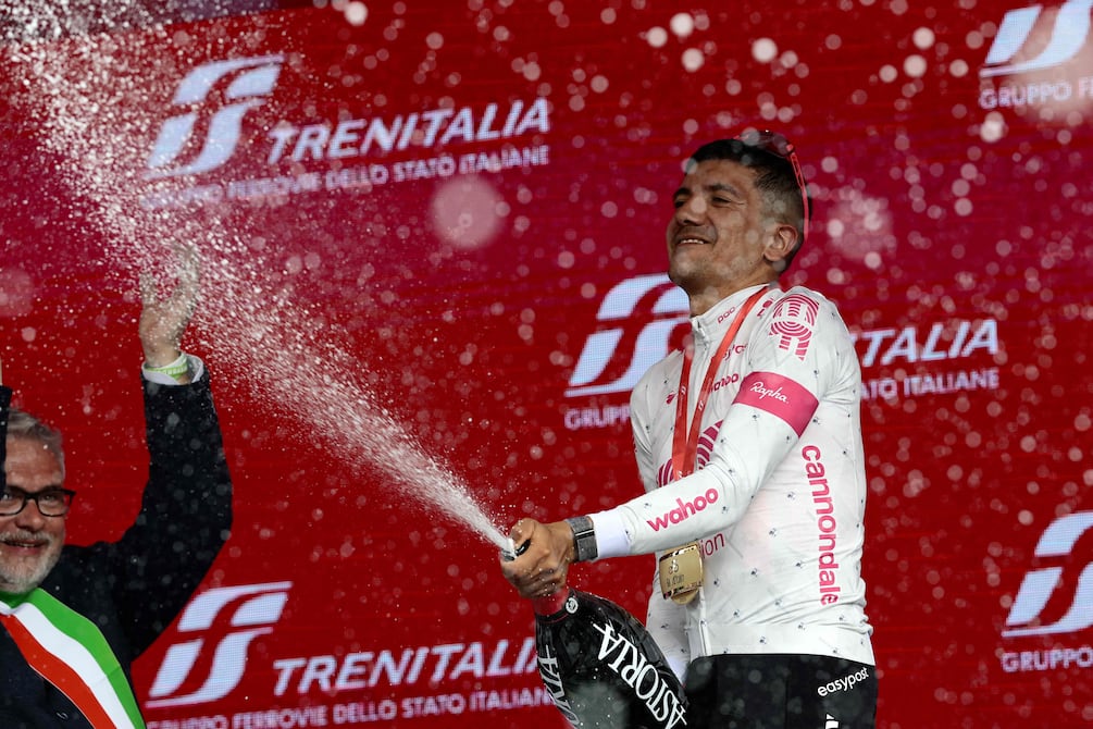 ‘Richard Carapaz fue difícil de remontar’, dice Isaac del Toro, líder del Giro de Italia, sobre la brillante actuación del tricolor en la etapa 11