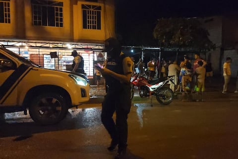 Dos muertos y cuatro heridos en ataque armado afuera de una tienda en Santa Rosa