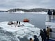 Turistas alemanes en el archipiélago de Estocolmo quisieron armar su propio sauna flotante: terminaron varados sobre un témpano de hielo