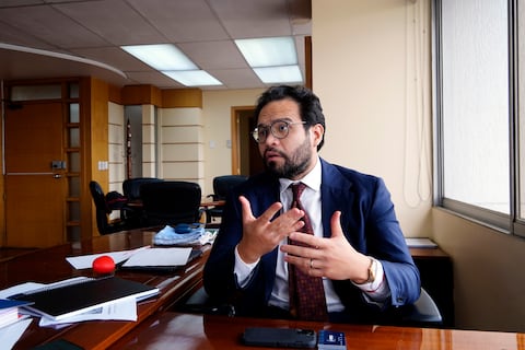 Piden a la Fiscalía del Estado investigar a Édgar Lama por cuatro causas, entre ellas, su nombramiento como presidente del directorio del IESS