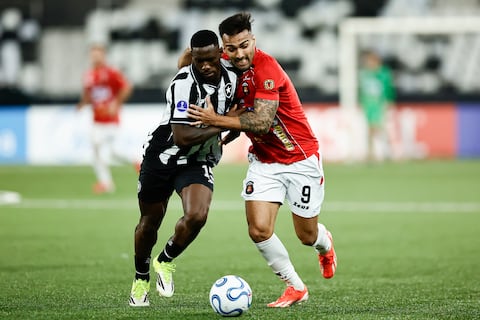 Botafogo sufre en casa y empata 1-1 ante Caracas en la Copa Sudamericana 2026