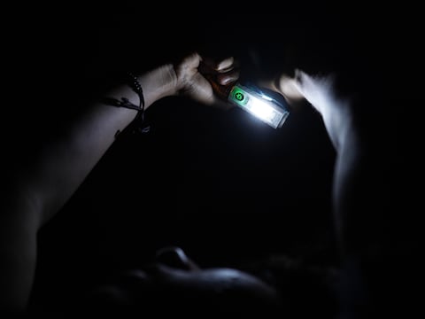 Cortes de luz en sectores del norte de Guayaquil por afectación en alimentadora de Flor de Bastión