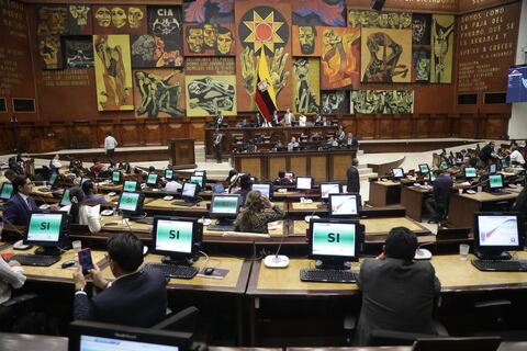Bancadas legislativas reaccionan al planteamiento del presidente Noboa de eliminar el financiamiento del Estado a las organizaciones políticas