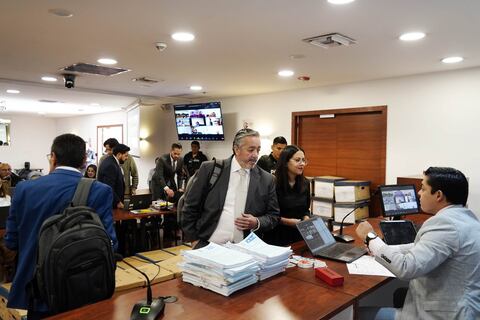 Tribunal penal dicta prisión preventiva para el alcalde de Guayaquil, Aquiles Alvarez, procesado en el caso Triple A