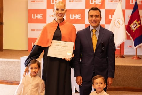 Lavinia Valbonesi se gradúa como comunicadora: “Obtener mi título universitario siempre fue una meta que soñé cumplir”