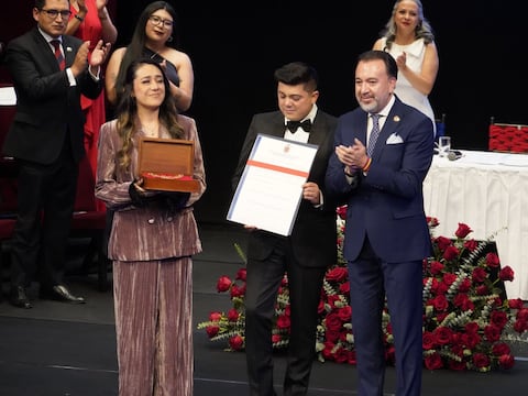 Paulina Tamayo recibió homenaje póstumo en la sesión solemne por los 491 años de fundación de Quito