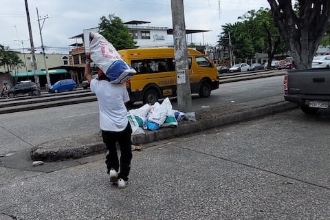 Guayaquil enfrenta lluvias con 101 puntos inundables identificados: ‘La mala disposición de basura sigue siendo la principal causa’