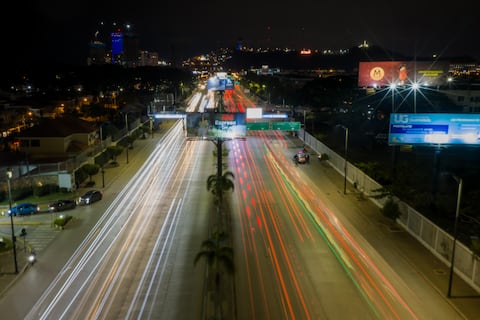 Nueva iluminación led mejora la visibilidad en la avenida Pedro Menéndez Gilbert