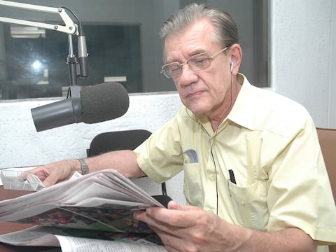 Fallece Gustavo Woelke, icónico locutor de radio Cristal desde 1962