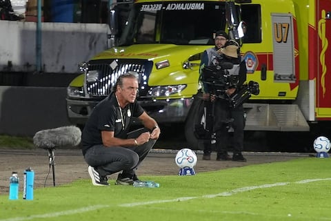 ‘Perdimos un partido que era imposible perder’, el enojo de Cuca, técnico del Santos FC, y la caída ante Deportivo Cuenca en la Copa Sudamericana