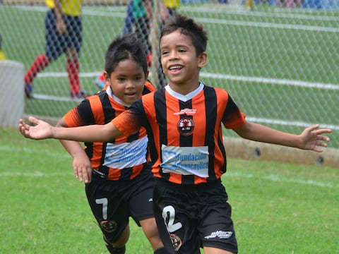 De canchas de barrio a la élite del fútbol: así eran los cracks de la Tri de niños