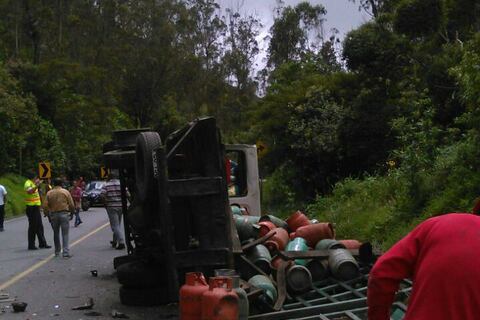 Dos accidentes de tránsito en Calacalí y Guayllabamba dejan un fallecido y 15 heridos