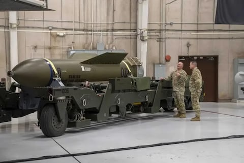 Estados Unidos compra más bombas antibúnkeres masivas: se prepara para posibles ataques a instalaciones nucleares en Irán