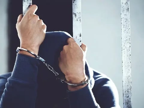 Ratifican sentencia de 22 años de cárcel para hombre acusado de violar a su hijo