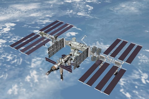 El espacio altera la evolución de bacterias y virus, según un estudio en la EEI