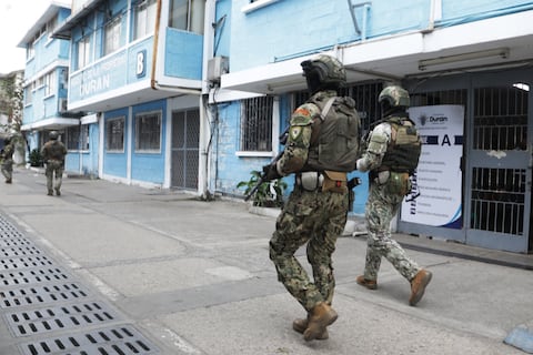 Militares custodian Municipio de Durán y policías realizan allanamientos tras secuestro de exalcaldesa Mariana Mendieta