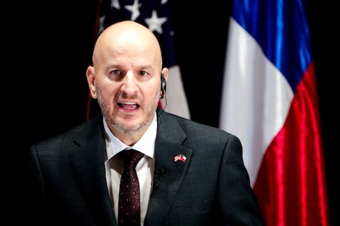 Escala tensión entre Chile y EE. UU. por proyecto de fibra óptica con China