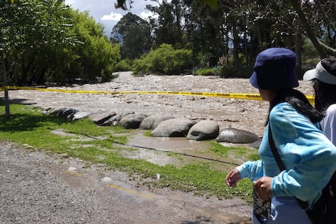 Lluvias dejan 4 muertos, 45 viviendas afectadas, 8 puentes colapsados y millonarias pérdidas en Azuay