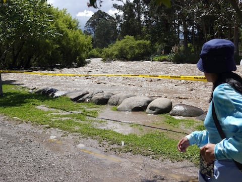 Lluvias dejan 4 muertos, 45 viviendas afectadas, 8 puentes colapsados y millonarias pérdidas en Azuay