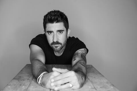 Álex Ubago y la fiesta por sus 20 años de carrera musical a la que todos estamos invitados