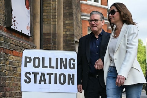 Primer ministro británico descarta dimitir pese a resultados ‘dolorosos’ en elecciones locales